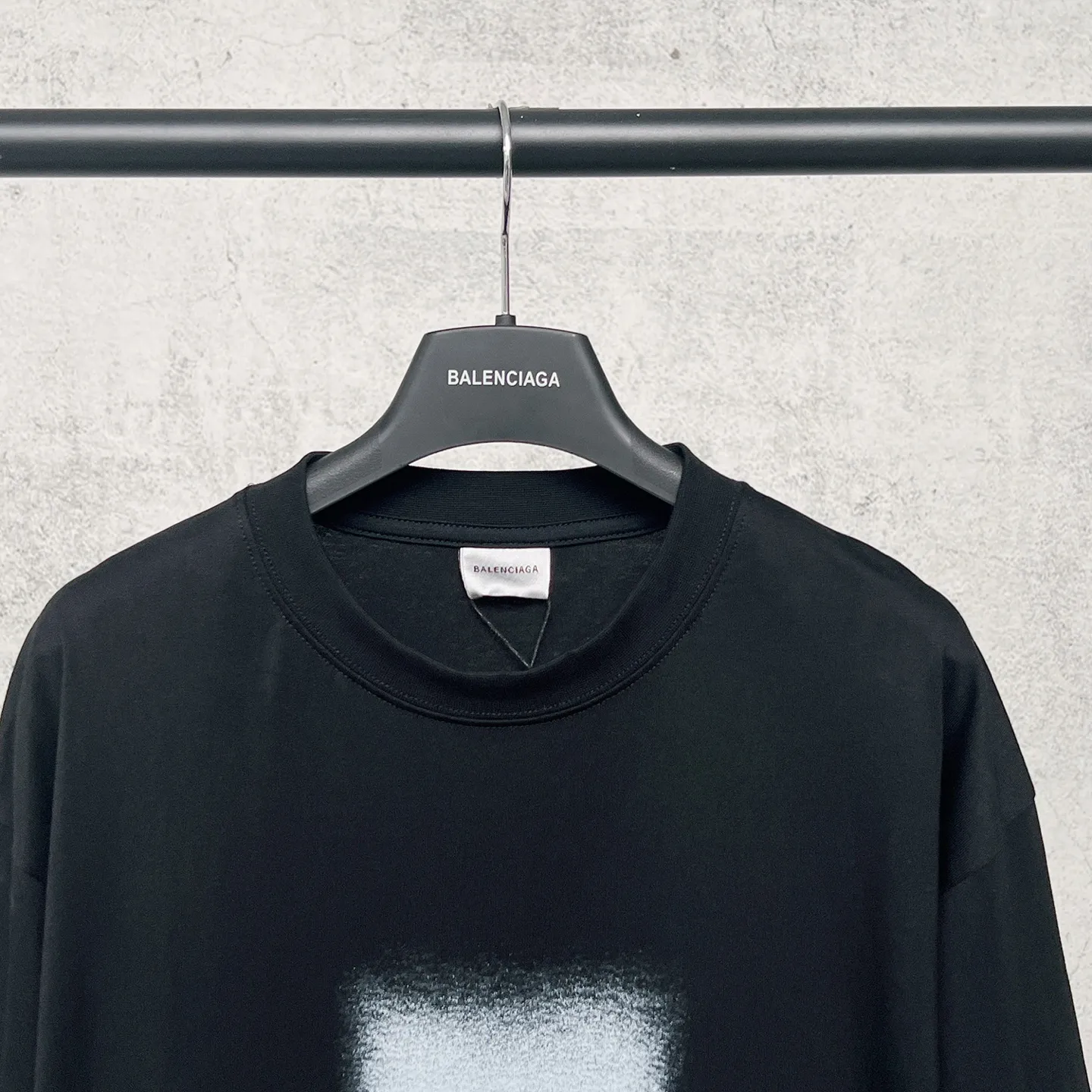 【 . Quality】BALENCI*GA/ .SS 26 New Arrival 。 Balenclag* ， T 。 . Authentic 。 ！ ZP 。 260 ， . ， ， 。 。 ， 。 OS . Same Style ：BL 263780 ：Black Size：XS S M L